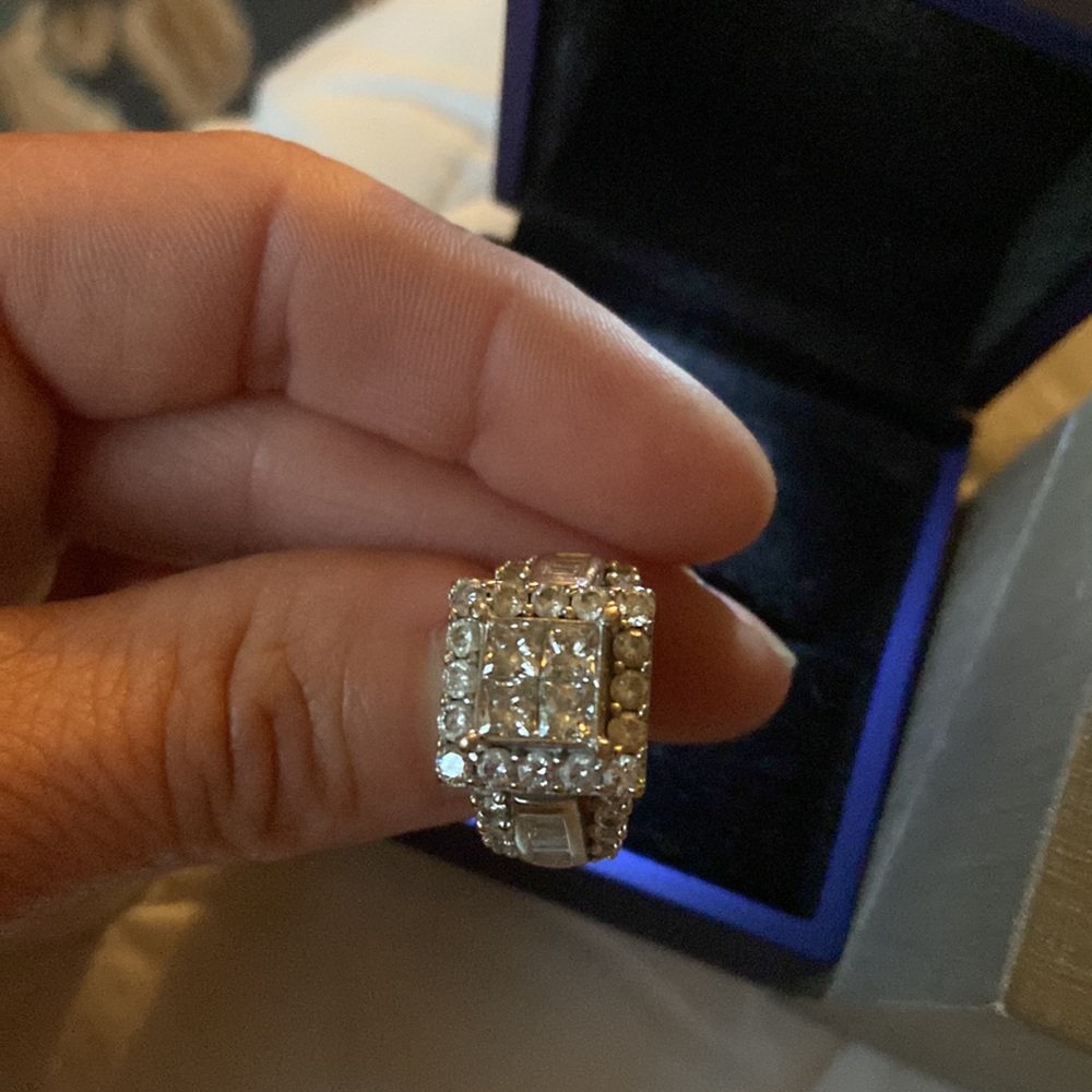 3 carat white gold diamond ring - Picture 2 of 5